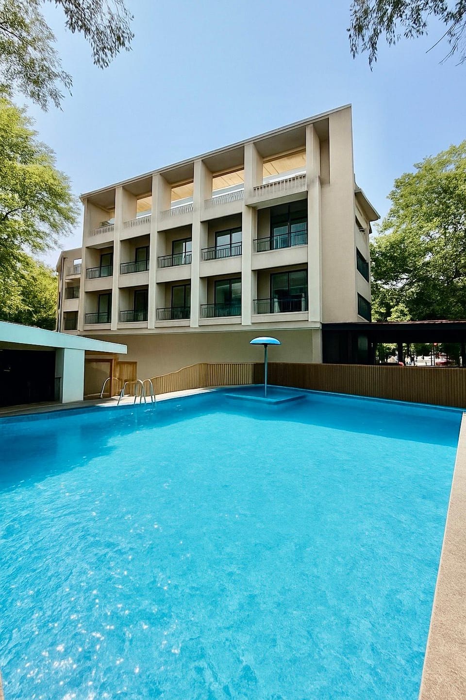 Swimming pool
