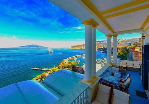 De Luxe La Terrazza Hotel in Sorrento