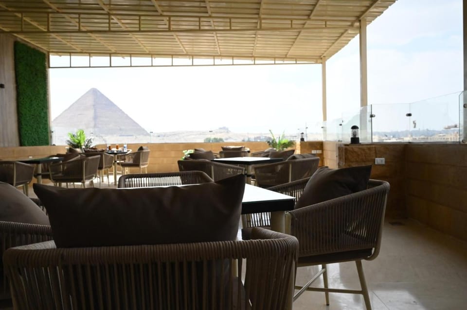 Pyramids wonders hotel  Hotel in Egypt