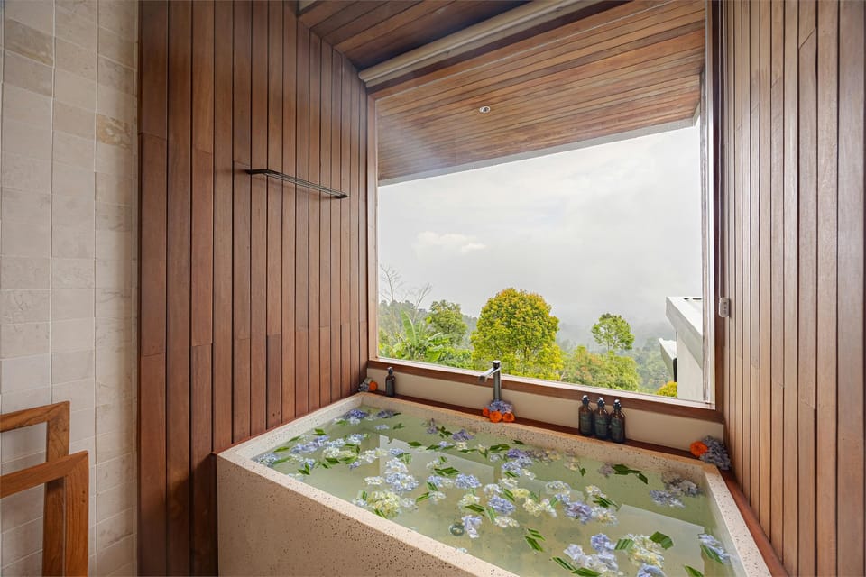 Bathtub