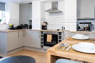 Popular Two Bed Apt in Leeds City Hotel in Leeds