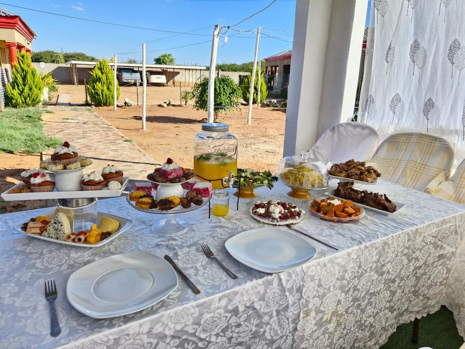 Lormasol Mews Guesthouse  Bed and Breakfast in Zimbabwe