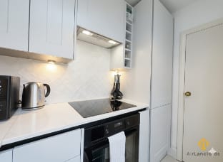 Exclusive 2 Bedroom Flat in Holland Park! Hotel in City of Westminster