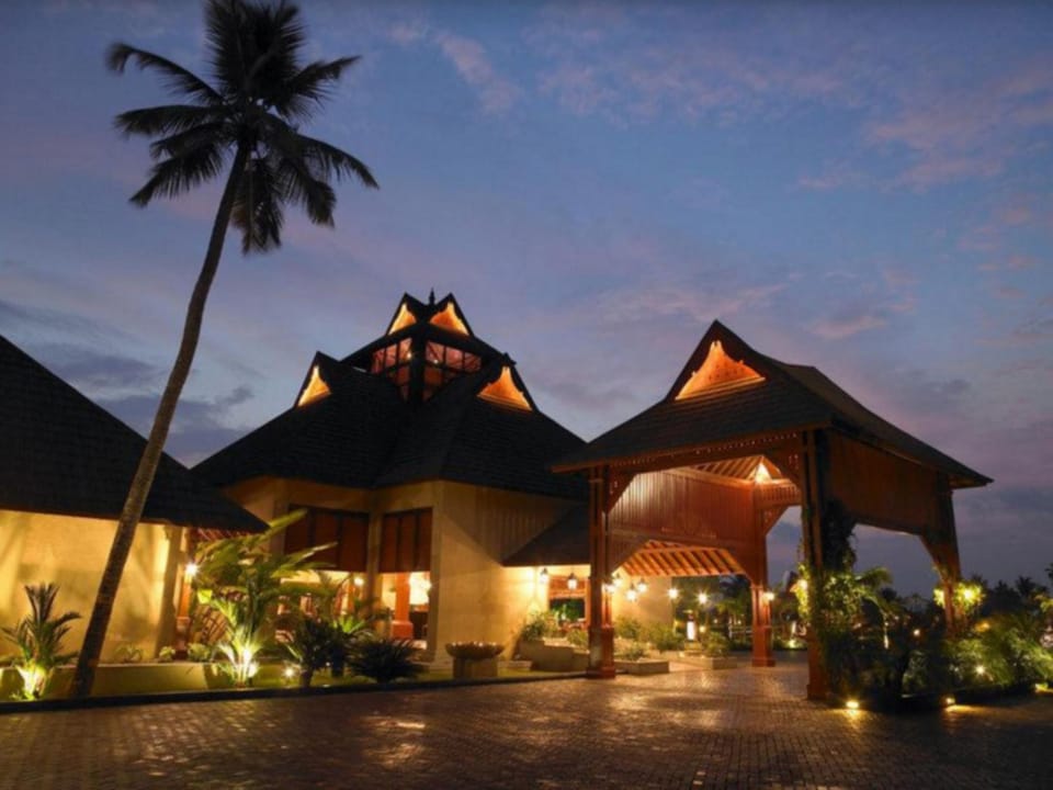 The Zuri Kumarakom - Kerala Resort & Spa Resort in Kumarakom