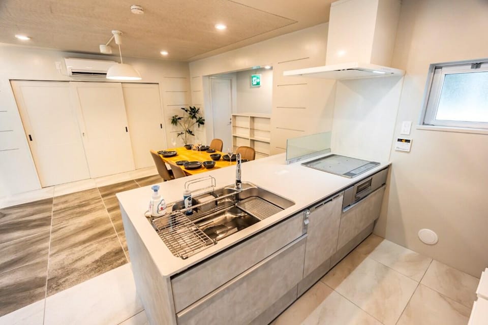 CORAL ISLAND・Entire House・Max 6 guests・Ocean View・Jacuzzi・5-second walk to the beach Resort in Okinawa Prefecture