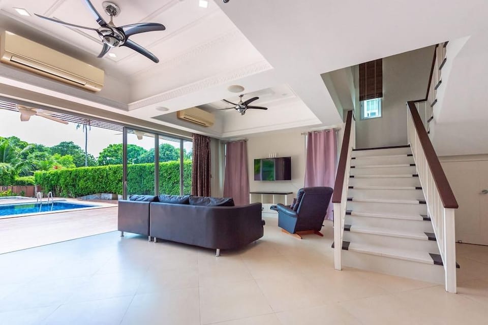Private Pool Villa Chalong Hotel in Chalong