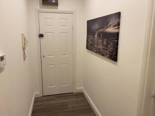 Boswell Elite Two Bed Apartment Hotel in Croydon