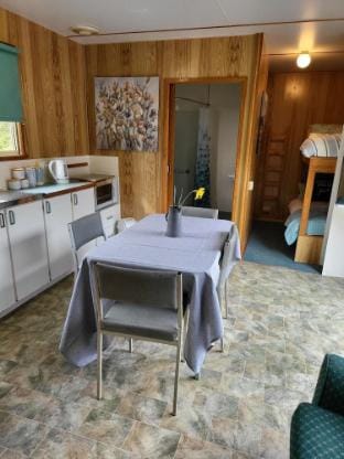 Queenstown Copper Country Cabins Hotel in Queenstown