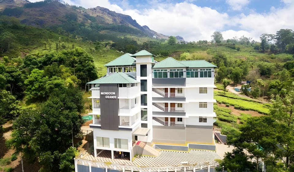 Monsoon Grande Hotel in Kerala