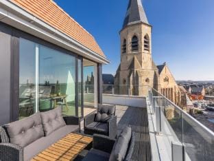 Spacious apartment with 3bedrooms close to the sea Hotel in Middelkerke