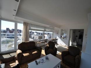 Apartment in Duinbergen with Sea Views Hotel in Knokke-Heist