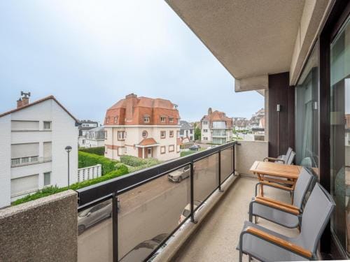 Apartment in Duinbergen near Sailing School Hotel in Knokke-Heist