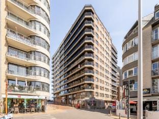Apartment Bruges near Leopoldpark  Harbor Hotel in Flanders