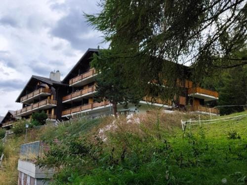 Apartment in Veysonnaz near Ski Lift Hotel in Sion