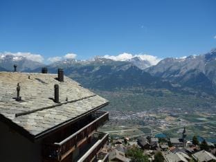 Nice apartment with valley view Hotel in Nendaz
