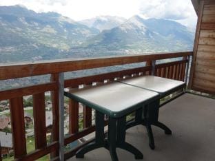 Hilltop apartment with views Hotel in Nendaz