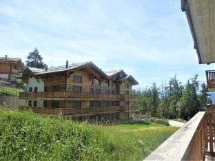 Pleasant apartment in Versonnaz Hotel in Nendaz