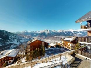Apartment with front balcony Hotel in Nendaz