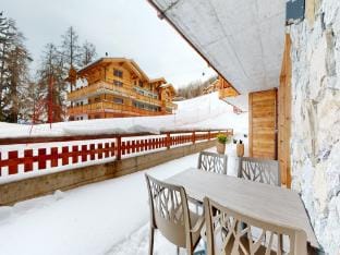 Apartment Veysonnaz near Ski Slopes Hotel in Nendaz