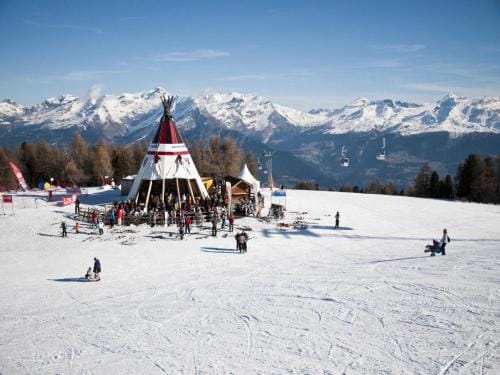 Apartment near Piste des Mayens ski-slope Hotel in Sion
