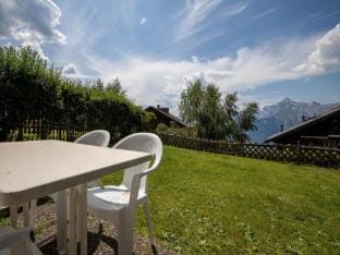 Pet-friendly apt. with mountain views Hotel in Nendaz