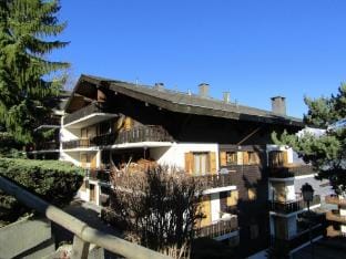 Apartment in Les Melezes near Gondola Hotel in Sion