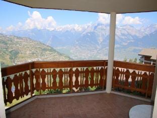 Charming Apartment With Balcony Hotel in Nendaz