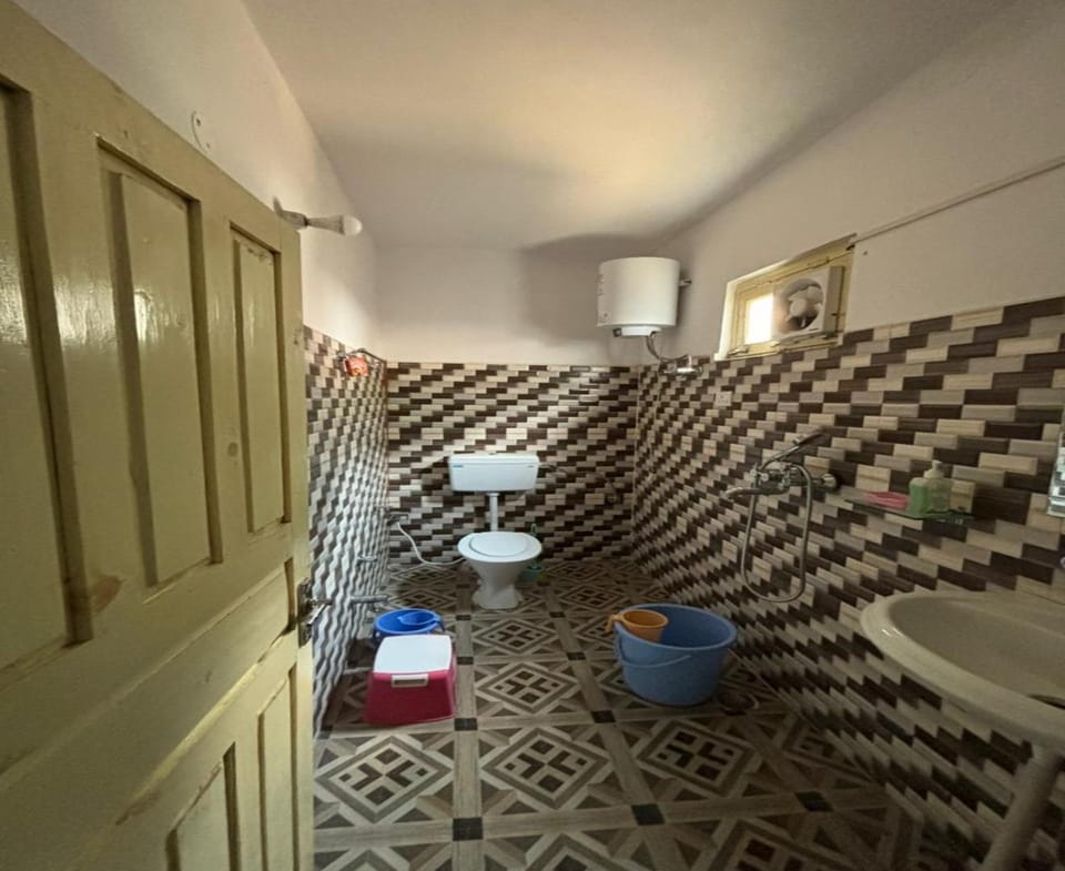 The Gauri Huts And Restaurant Hotel in Uttarakhand