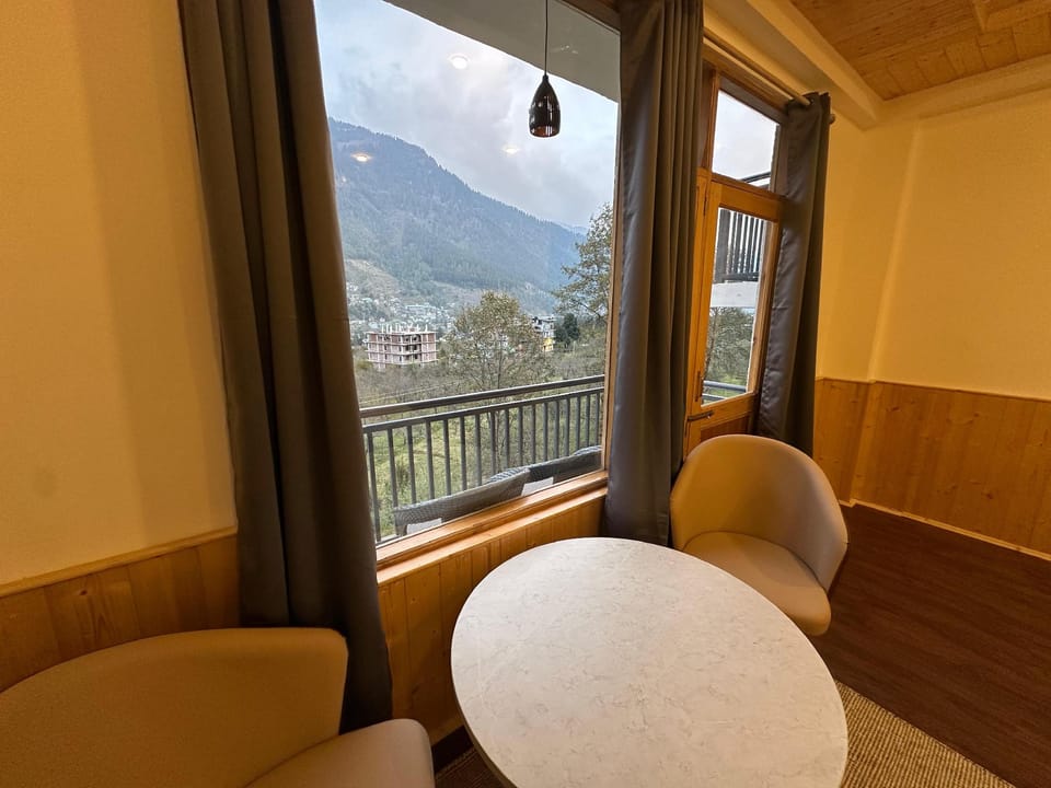 Doghari Stays - Casa de Paradiso  Hotel in Manali