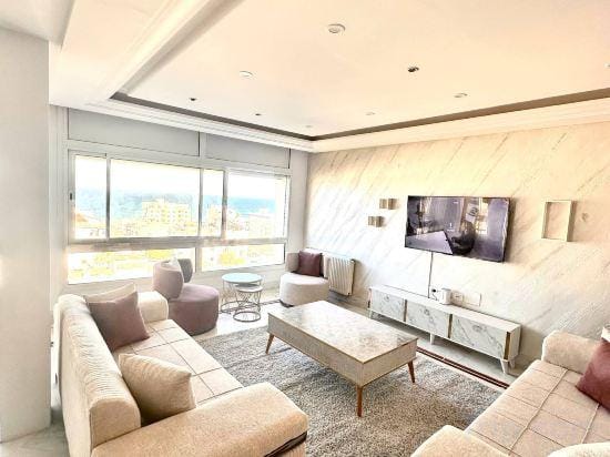 Luxury Stay with Panoramic Sea Views, Tourist zone Hotel in Sousse