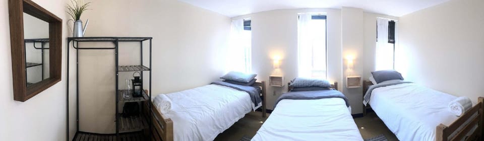 2 Bedroom Downtown Apt Walkable Safe Clean Hotel in Pittsburgh