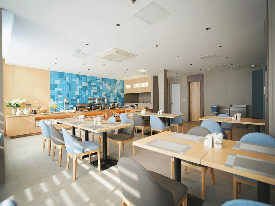 Home Inn Neo - Wuxi Huishan Scenic Area Jianghai West Road Hotel in Suzhou