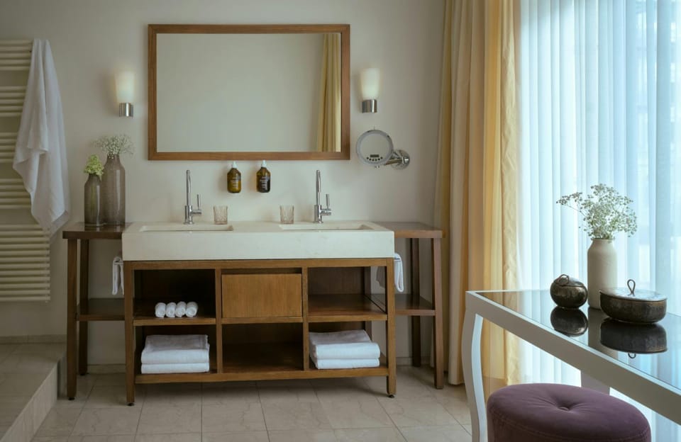 Hotel Alden Splügenschloss Zürich - Leonardo Limited Edition Hotel in Zurich City