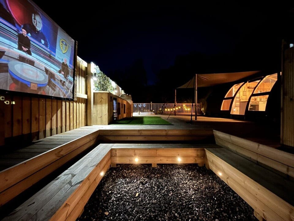Sunrise Dome Tent Hotel in Saint Florence