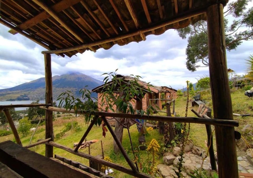 Caba?as Balcn del Lago Hotel in Imbabura Province