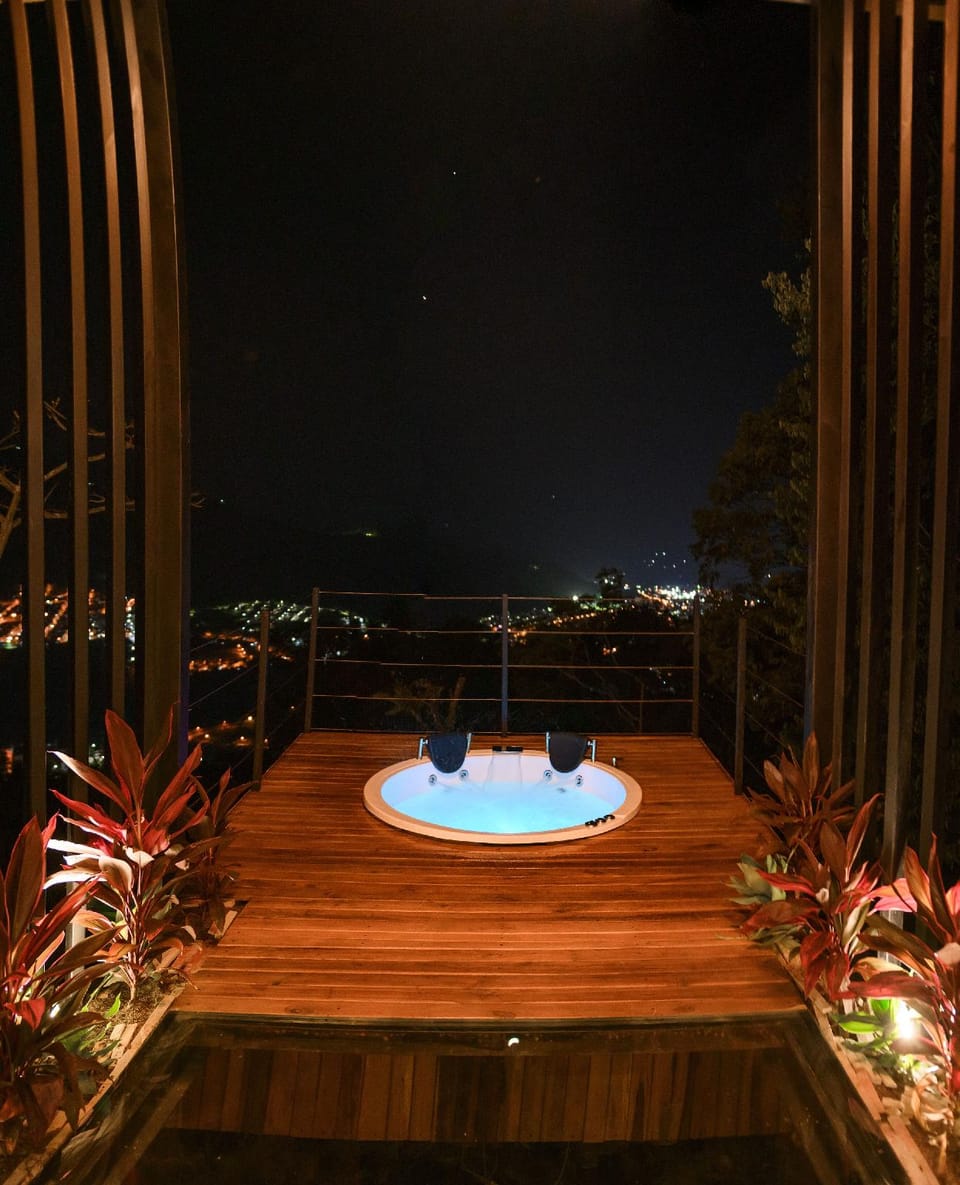 Sunset Palm Lodge Hotel in Santander, Colombia
