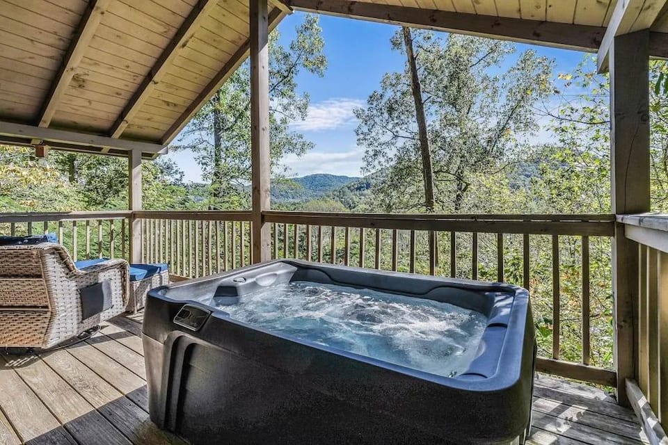 Cliff Haven 1 Bedroom Cabin by RedAwning Hotel in Townsend