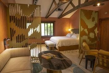 Villa Blanca Cloud Forest Hotel + Retreat Hotel in Alajuela Province