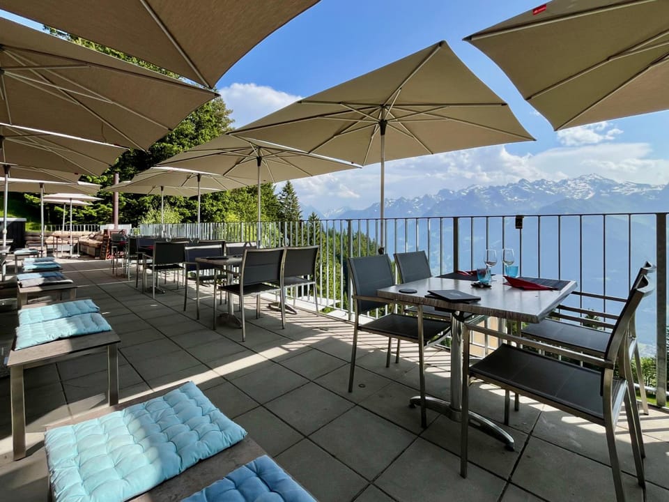 Berggasthaus Eggberge - Boutique Mountain Hotel - Access via Cablecar Hotel in Switzerland
