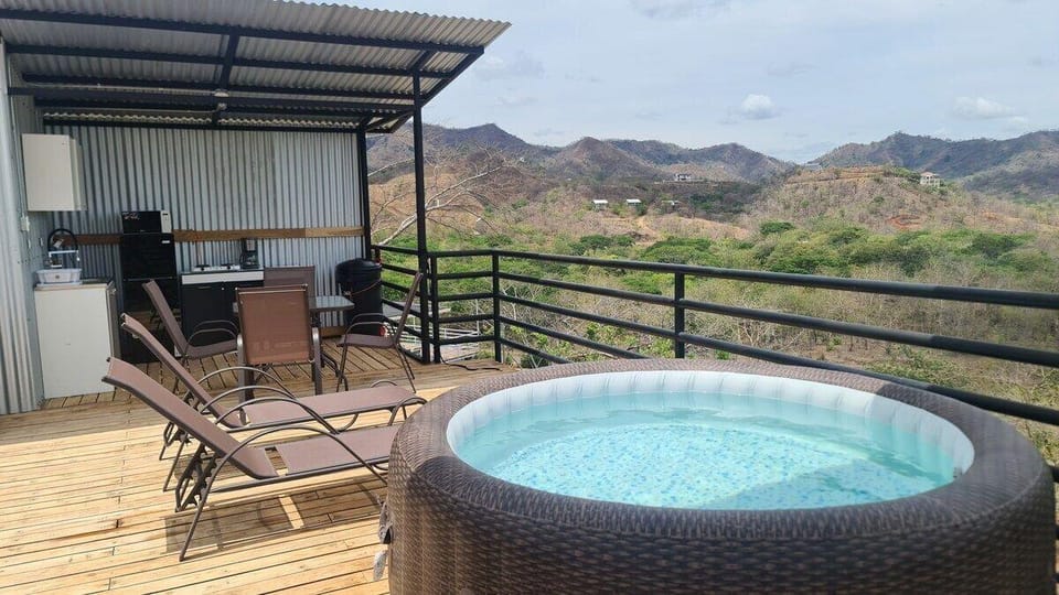Potrero Glamp Hotel in Guanacaste Province