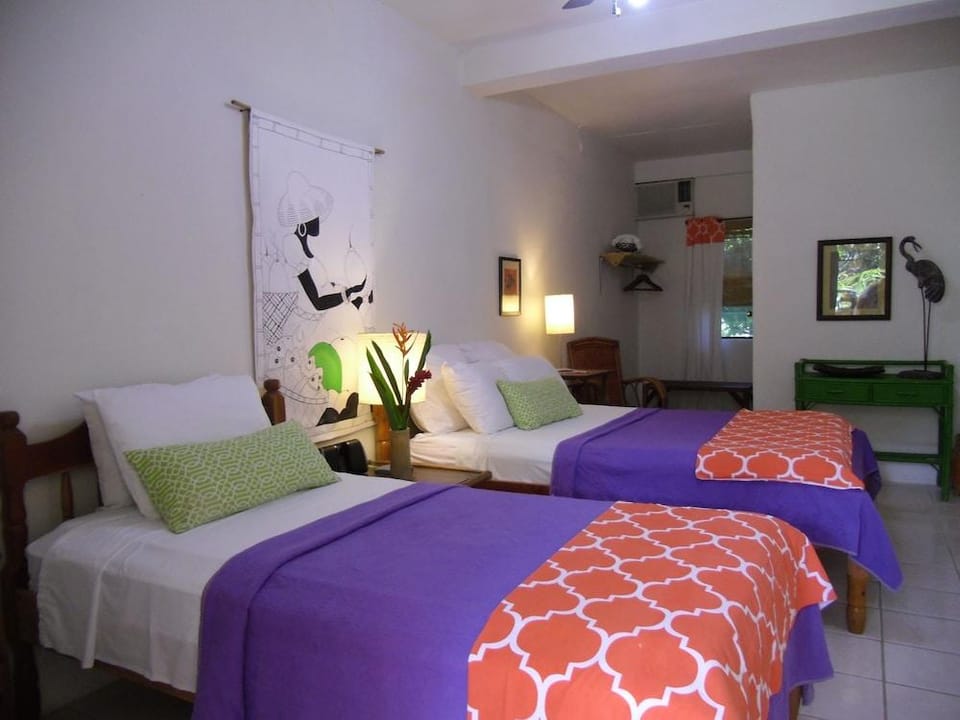 Creekside Oasis Hotel in Belize