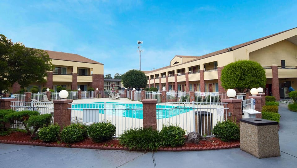 Magnuson Hotel Virginia Beach Motel in Norfolk