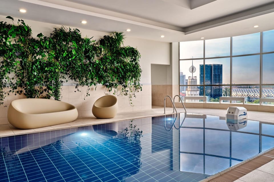 Swimming pool