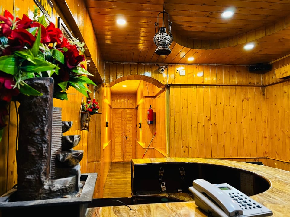 PINE VIEW Hotel in India