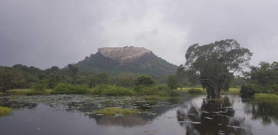 Border Hotel in Sri Lanka