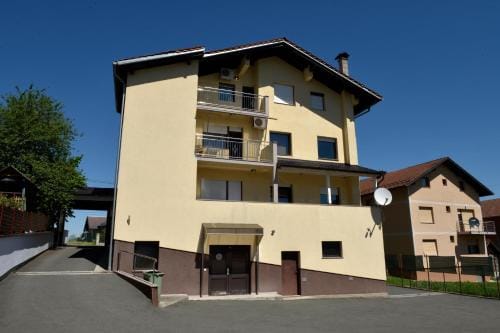 Apartmani i Bungalovi TROJKA Hotel in Federation of Bosnia and Herzegovina