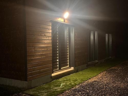 Refuge des voyageurs - studio neuf - Ancrage indépendant Rez de jardin Hotel in Landerneau