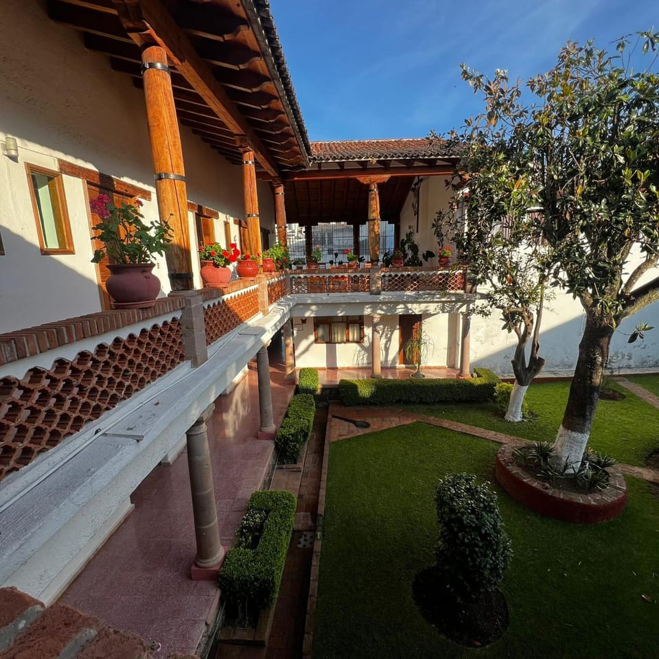 Hotel Calli Yoloiztac, Valle de bravo Hotel in Valle de Bravo