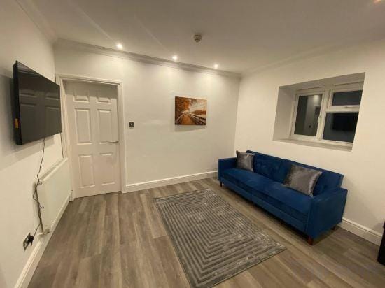 Boswell Elite Two Bed Apartment Hotel in Croydon