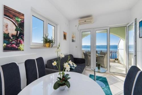 Apartments Tafra - One Bedroom Apartment Hotel in Split-Dalmatia County